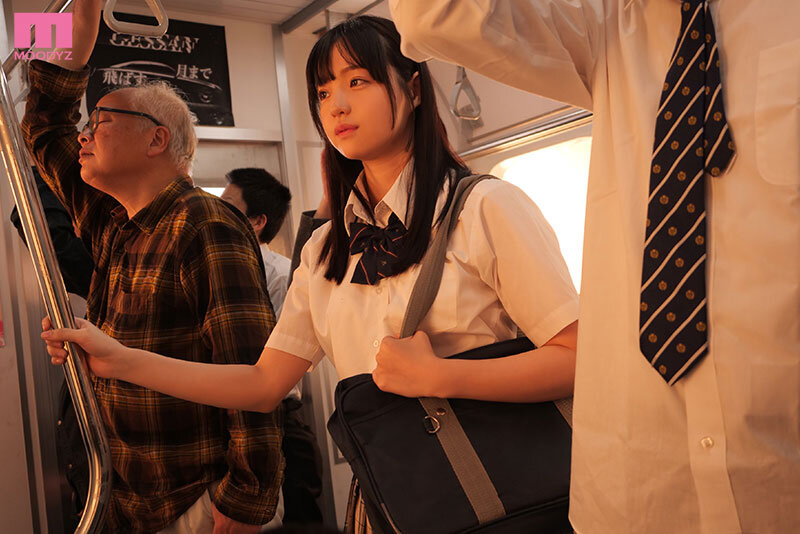 ねっちり丹念クリいじめの快感が忘れられなくて…電車痴●の虜になった制服女子サイレント輪●されておもらし羞恥絶頂を繰り返したワタシ。 井上もも - サンプル画像 - 12