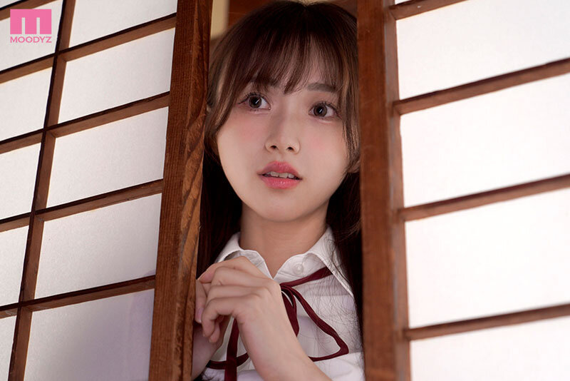 お兄ちゃんがエロ本片手に一生懸命おちんちんをコスっていたのを目撃したあの時から性に目覚めた妹と汗だくで中出ししまくったあの夏の日のあやまち 泉ももか - サンプル画像 - 2