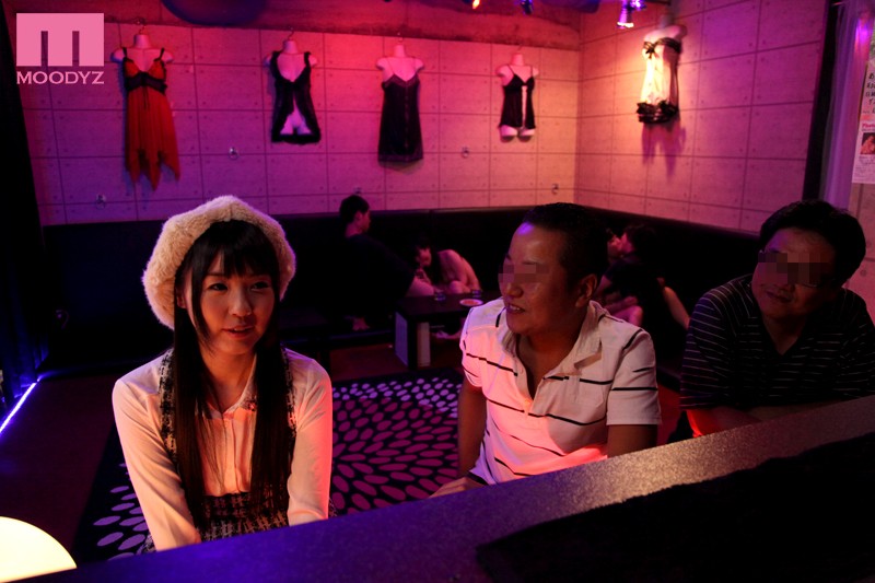 つぼみが素人乱交サークルに潜入してSEXしちゃった！ - サンプル画像 - 1