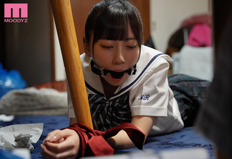 「みあちゃんに彼氏が出来たなんて…」 10年分の片思いが爆発する隣人の異常性欲オヤジが媚薬でキメセク監禁 ゴミ部屋で汗だく失禁いいなり同棲させられた3日間 七沢みあ - サンプル画像 - 1