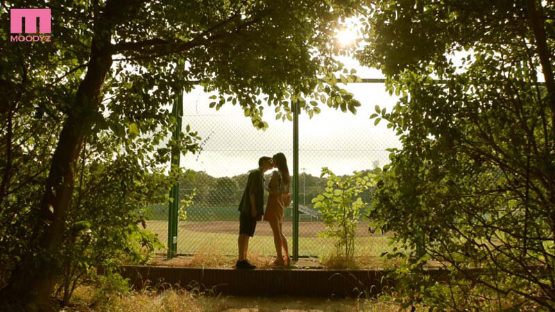 君が好き。彼女の親友に告白されて彼女の不在中にSEXに溺れた切なくもドエロい思い出。 宮下玲奈 - サンプル画像 - 6