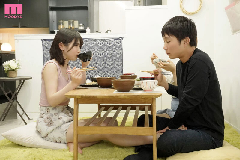 ノーブラで誘惑してくる彼女のお姉さんに興奮して性欲モンスター化！コンドーム1箱使い切っても更にヤリまくった 葵いぶき - サンプル画像 - 4