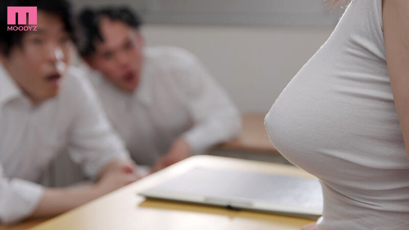 ノーブラ乳首ぽっち屋内露出で校内の男を無自覚誘惑するHカップ新任教師 松永梨杏 - サンプル画像 - 11