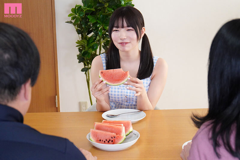 ある夏の熱帯夜、ママに内緒で義父から布団の中で種付けプレスされて早5年、まさか大人になっても夜●い中出しが続くなんて… 三浜唯 - サンプル画像 - 1