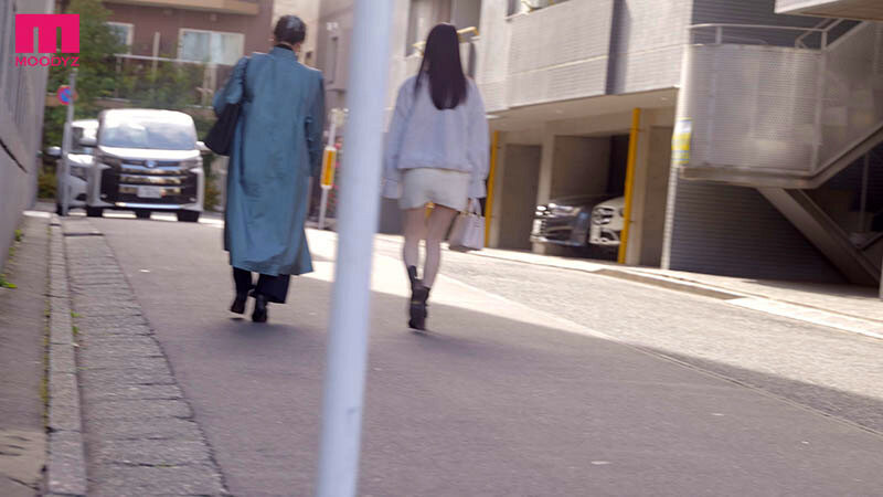 「ほんとにココでヤるんですか！？」 AV業界の至宝！人気No.1石川澪のプライベートに無許可で密着エロドキュメント！ありえない場所で卑猥どっきりイタズラ即ズボッ24時 石川澪 - サンプル画像 - 8