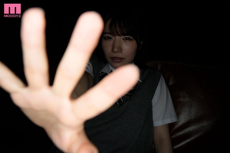 私は義父の肉オナホ。あの日から’大嫌い’に変わった。ママの身代わりになって、変態義父にデリヘル嬢扱いされて、過激衣装を着たまま犯●れて、絶倫ピストンで何度も犯●れて、20発も快楽調教させられ続けたから。 三浜唯 - サンプル画像 - 8