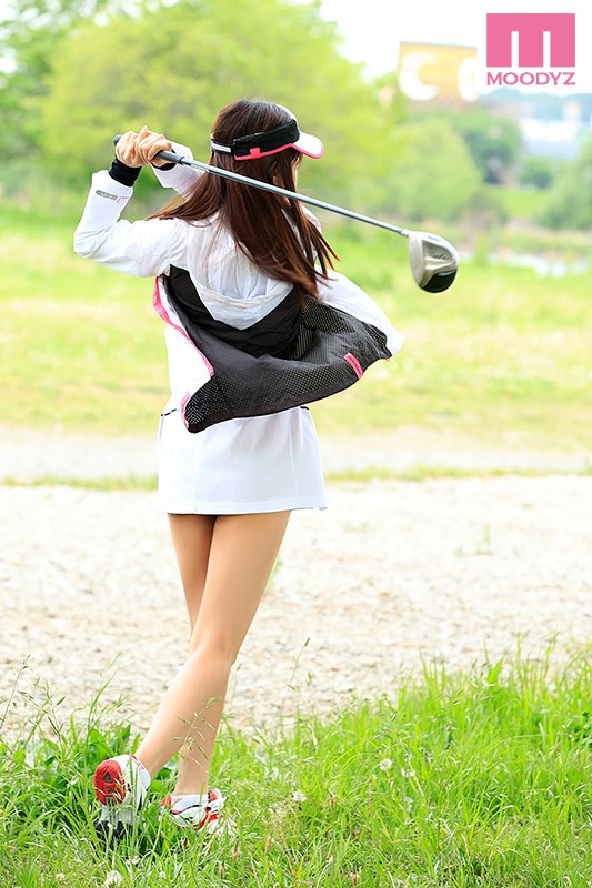 将来プロゴルファーを目指すアスリート現役女子大生 潮・汗・精液・体液飛ばして吹いてイキまくりAVデビュー！！ - サンプル画像 - 11