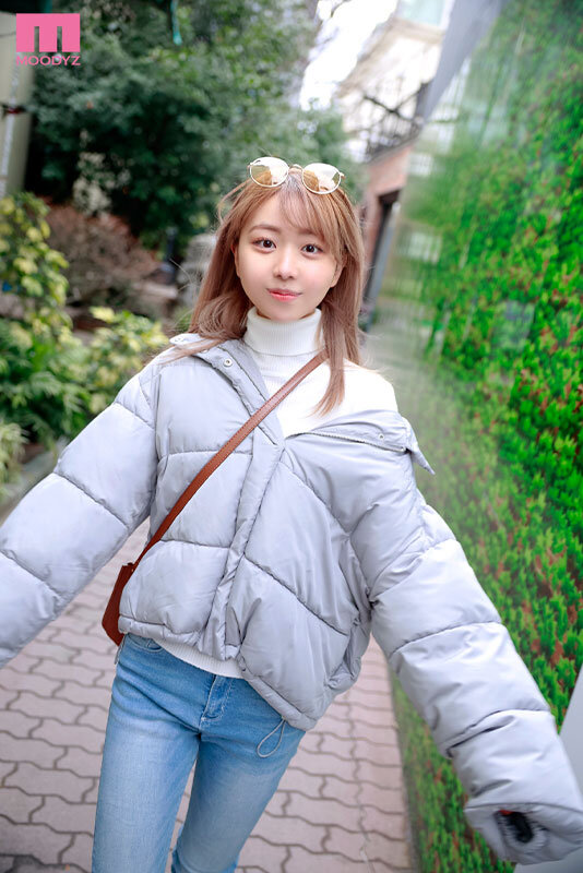 新人 20歳 こう見えて、脱いだら超絶品スレンダーちゃん！ 笑顔が可愛い敏感ピンク美乳赤毛の美少女AVdebut 天美しおり - サンプル画像 - 2