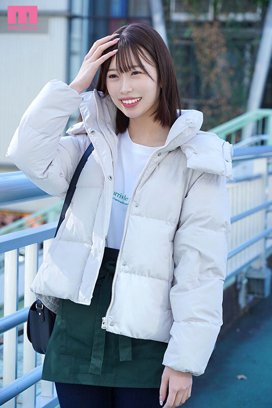 新人 20歳 人が好き！だからHはもっと好き。週5杉並区で働く脱いだらめっちゃ美クビレBODYの某有名コーヒーショップカフェ店員さん笑顔でめちゃイキAVデビュー！ 伊織さくら - サンプル画像 - 1