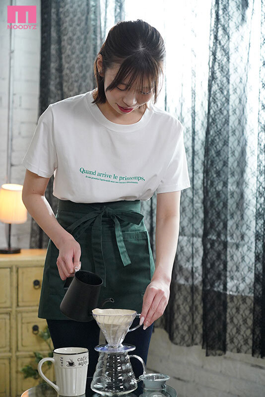 新人 20歳 人が好き！だからHはもっと好き。週5杉並区で働く脱いだらめっちゃ美クビレBODYの某有名コーヒーショップカフェ店員さん笑顔でめちゃイキAVデビュー！ 伊織さくら - サンプル画像 - 2