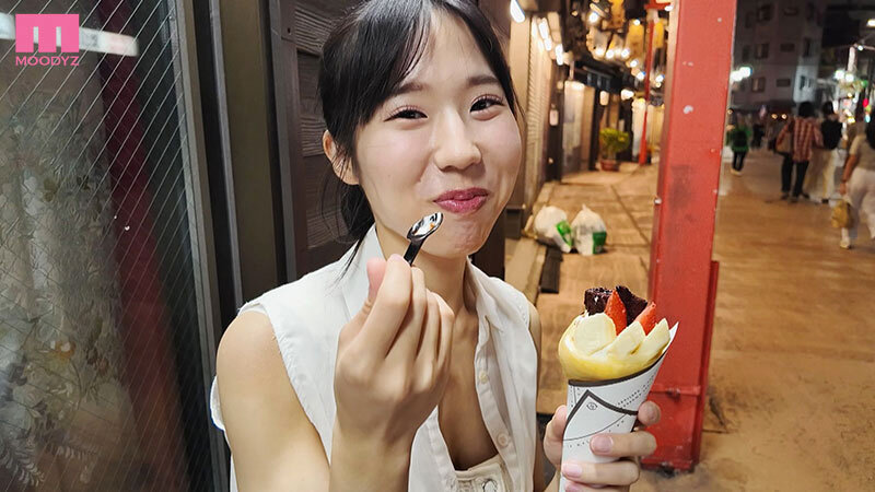 ぷっくり微乳と極細クビレ ウエスト56cm、イク度しなるクビレがスゴい七草ひいろAVデビュー - サンプル画像 - 5