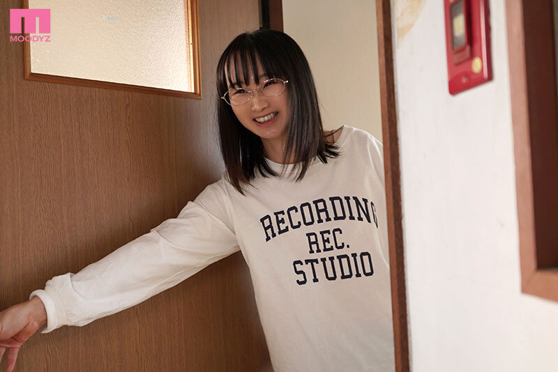 脱いだら美乳Fカップ ウエスト52センチ、厳格な家庭で育ったお嬢様はめちゃくちゃに犯●れたい。性欲大解放ドM覚醒デビュー 清乃みより - サンプル画像 - 1