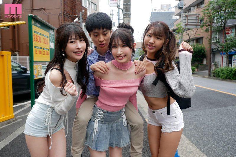 美脚お姉さん集団に囲まれて遊ばれた僕。 ハーレムM男狩り中出しスペシャル！ 木下ひまり 香椎花乃 森日向子 - サンプル画像 - 3