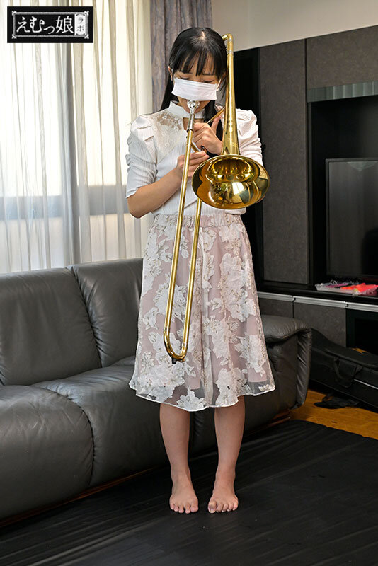 149cm小さな体で30cm大きく拡張 極肛門トロンボニスト - サンプル画像 - 1