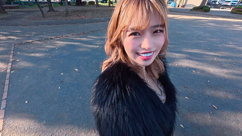 変態巨乳ビッチに逆ナンされて圧倒的臨場感でキンタマがバカになるまで連続射精させられる人生最高の完全主観SEX 椿りか - サンプル画像 - 2