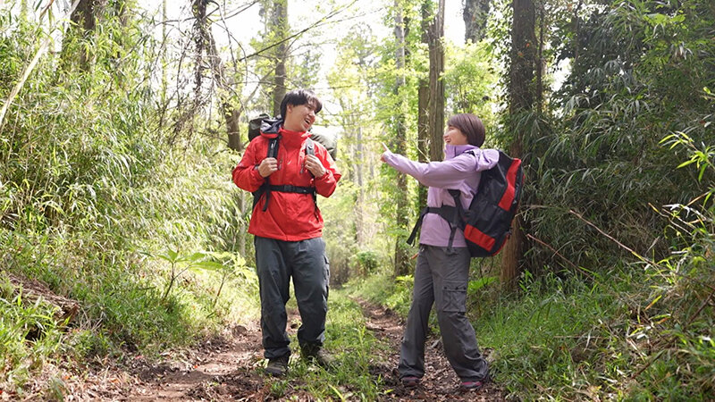 10年連れ立った男友達みたいな女友達との独身最後のキャンピング。突然の豪雨で濡れた艶めかしいカラダに理性を乱され友情が壊れるほど朝まで互いのカラダを求め合った浮気テント 天月あず - サンプル画像 - 11