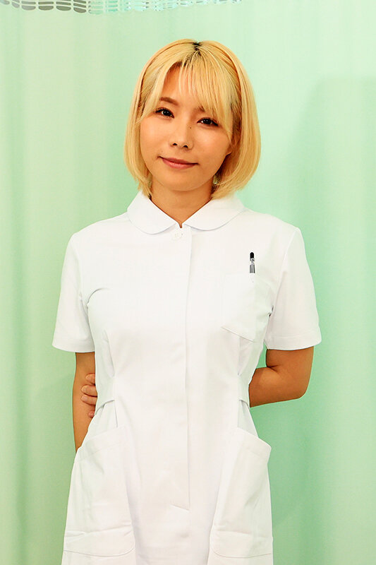 フェラチオしてくると噂の美人看護師 岡本莉里 - サンプル画像 - 1