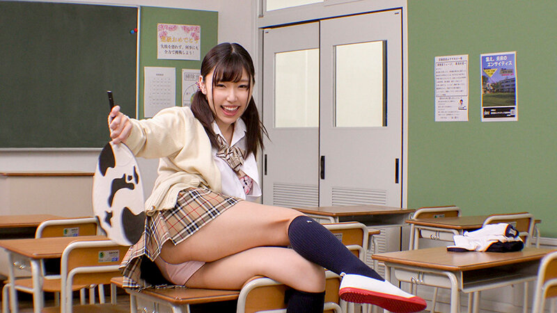 絶対パンチラ！常に挑発しながら抜いてくる小悪魔美少女3人組 - サンプル画像 - 3