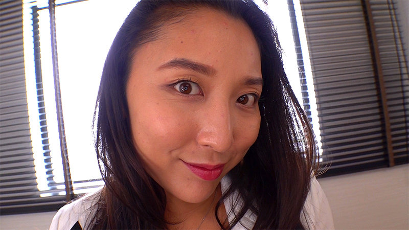 巨乳デカ尻でドエロく迫る流し目誘惑フェロモン 卑猥語女 本真ゆり - サンプル画像 - 1