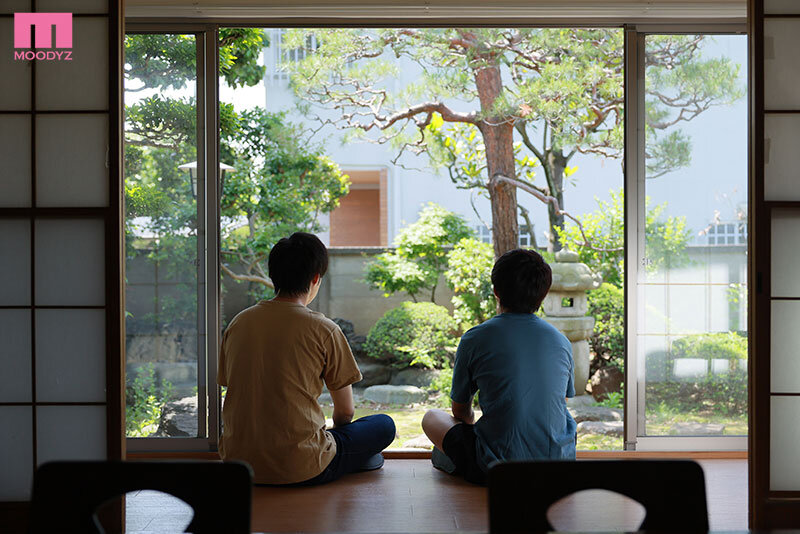 男友達みたいな距離感だった幼馴染と10年ぶりに再会したら… 急成長した巨乳ビッチギャルに筆おろし中出しで15発搾られた僕たち… 春陽モカ - サンプル画像 - 1