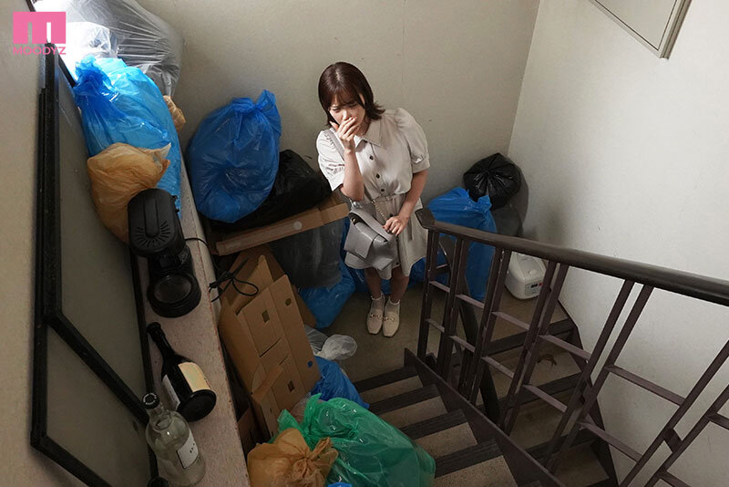 「お前の帰りをずっと待っていたよ」久しぶりに再会した大嫌いな義父がゴミ部屋の異臭オヤジと化していた…溜まりきった異常性欲チ○ポで抜かずの連撃中出しレ×プ オレ嫁として孕むまで監禁家族計画 美園和花 - サンプル画像 - 1