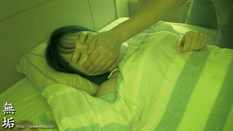 盗撮、家宅侵入、眠っている少女に覆いかぶさって…。 睡眠学習。総集編4時間 - サンプル画像 - 6