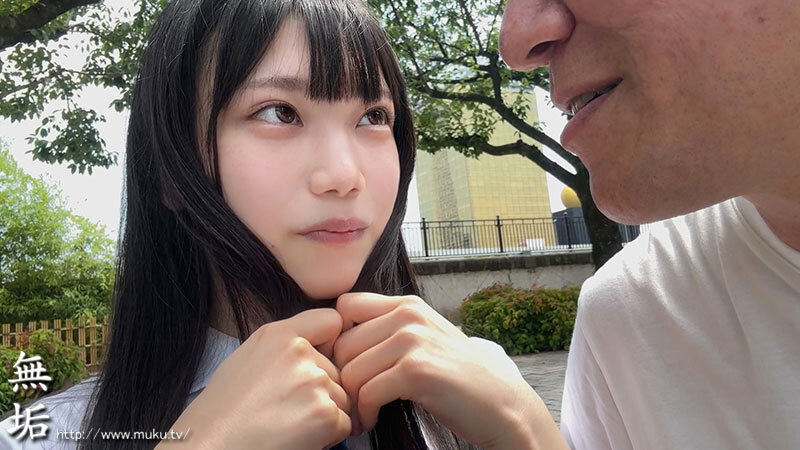 背伸びざかりの制服少女は修学旅行を抜け出してパパ世代おじさんとベロチューデート。そのままホテルに籠って何度も、何度も、中出しセックスでオトナを感じました。 望実かなえ - サンプル画像 - 1