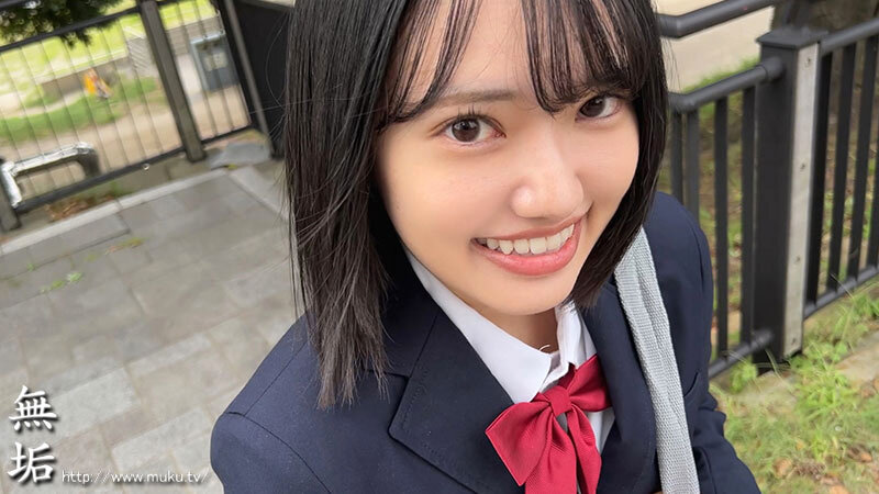 背伸びざかりの制服少女は修学旅行を抜け出してパパ世代おじさんとベロチューデート。そのままホテルに籠って何度も、何度も、中出しセックスでオトナを感じました。 八坂凪 - サンプル画像 - 1