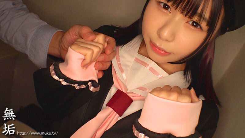 オジサンに没頭する発情コスプレイヤー 超敏感大量失禁・お漏らし・ハメ潮オフパコ5SEX 月美りょう - サンプル画像 - 5