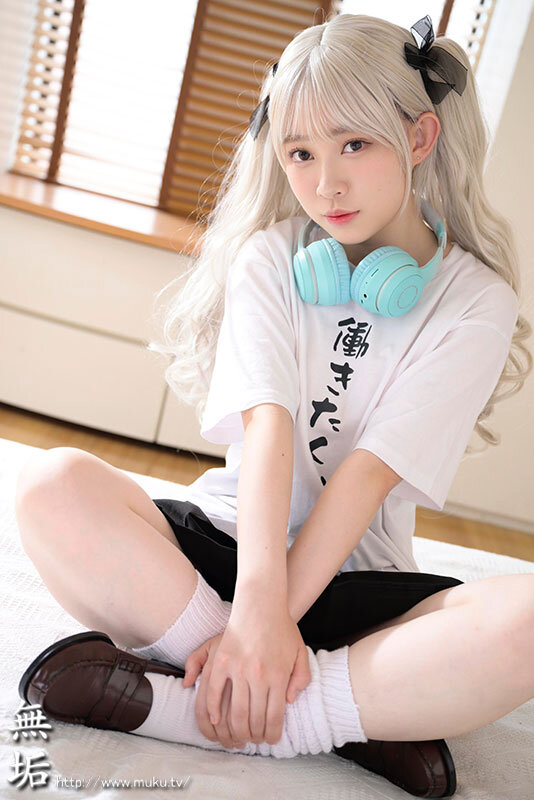 オジサンに没頭する発情コスプレイヤー 清楚で引きこもりな宅コス少女と敏感・お漏らし・変態着衣性交 6SEX 七瀬ほのか - サンプル画像 - 1