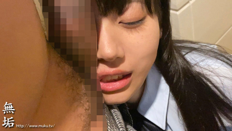 パンツでお小遣いを稼ごうとする裏垢制服女子と待ち合わせ。弱みに付け込んで無理やり肉棒奉仕させる。睨まれ、泣かれながら嫌々フェラ強●屈服 完全撮卸 被害者10人240分 - サンプル画像 - 5