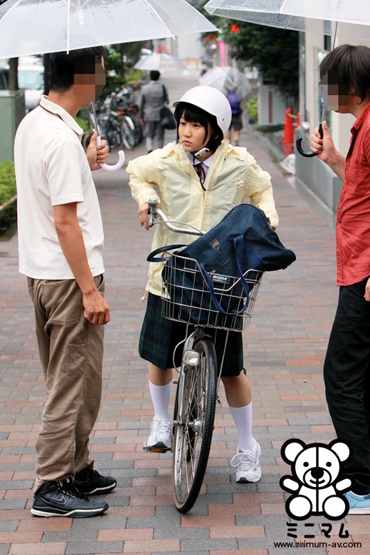 下校途中の小さな女の子。穴も小さくて締まりが良いので連続2回「中出し」ゆり149cm - サンプル画像 - 9