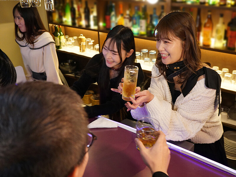 マゾ女を性奴●にできるSMガールズBar 紺野ひかる - サンプル画像 - 1