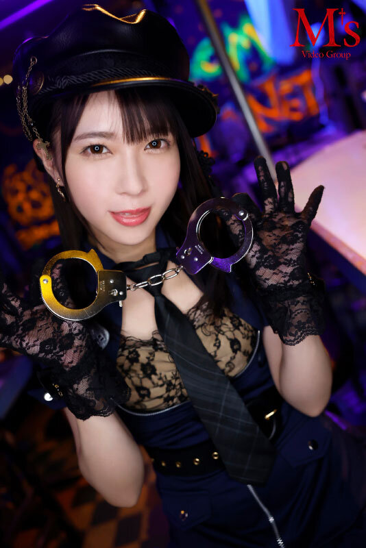 乳首感じないヤツ！マジ全員ブタ箱イキ！ 甘サドビーチクポリスの悶絶びんびん乳首パトロール 円井萌華 - サンプル画像 - 1