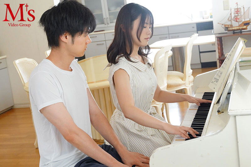 ピアノお姉さんの優しい笑顔としなやかな指先に包まれて… 緩急手コキといやらしい腰使いで射精に導いてくれるチ○ポが癒されるSEXレクチャー個人レッスン 白都四季 - サンプル画像 - 1