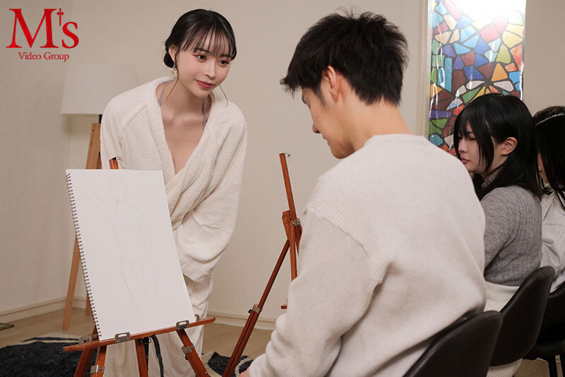 隣に彼女がいるのにデッサン中に僕にだけアソコを見せつけ微笑みかけてくるヌードモデルの露出狂お姉さん 真希いずみ - サンプル画像 - 2