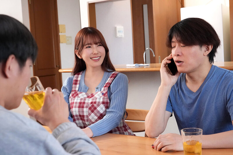 全日本ねとられ大賞 上京した甥っ子が立派なデカチンをぶら下げていて叔父としてオスとして立場が無いばかりか真面目な妻が極太巨根を見てメスの表情を見せ始めた…的な話です 波多野結衣 - サンプル画像 - 2