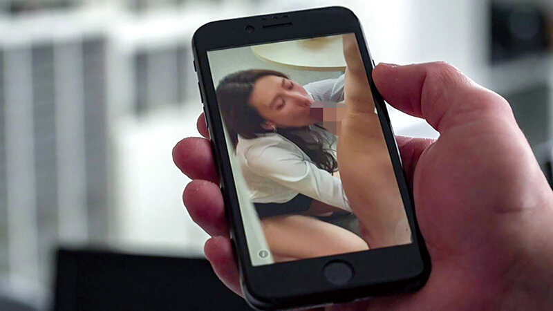 終電を逃した憧れの女上司と…におう蒸れたアソコを互いに舐め合い我慢できずにヌルっと挿入 背徳の居残りオフィスで残務処理 小谷舞花 - サンプル画像 - 16