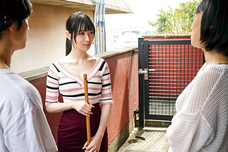 人妻の裏アカ 近所の奥様の裏アカを発見して… 普段の表の顔とは正反対な人妻の裏の顔と欲求不満な下半身をさらけ出させました 朝妃りお - サンプル画像 - 2