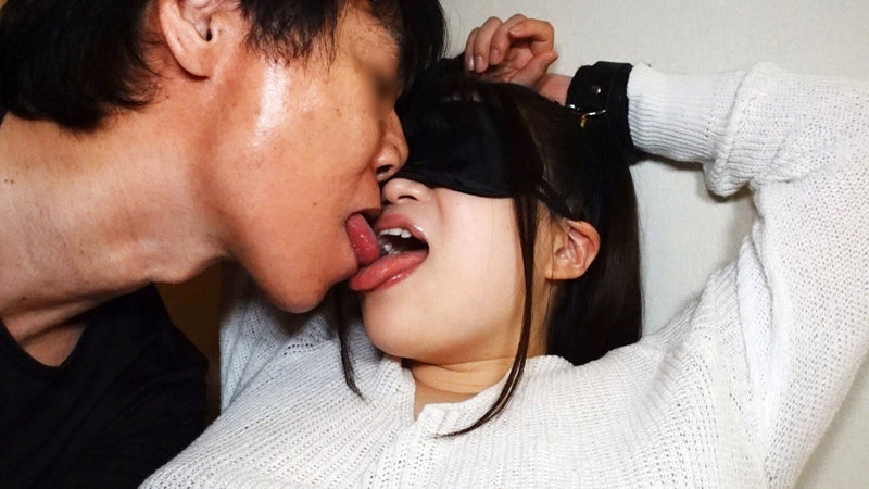 借金返済のため、私の愛しい娘、紹介します。まだうら若いピチピチのぽっちゃり巨乳娘でございます。萌香 - サンプル画像 - 11