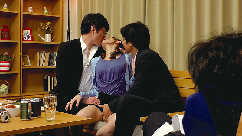 高学歴勝ち組エリートな同僚の神スタイル美人嫁を低学歴負け組社畜の俺達がイカ臭いW巨根でエビゾリ痙攣するまでイカせまくった全記録。 天川そら - サンプル画像 - 17
