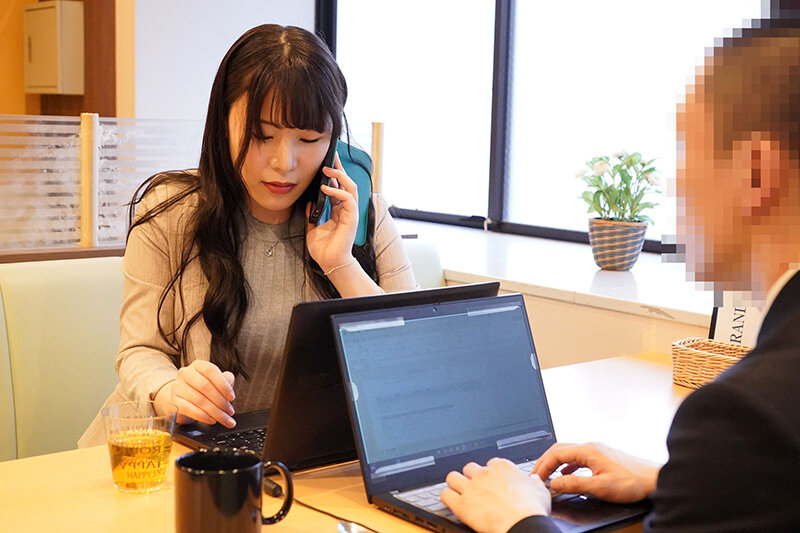 インテリ女上司と新卒の僕はビジネスライクな肉体関係。 - サンプル画像 - 11