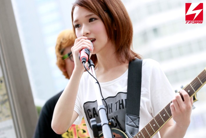 アマチュアバンドのヴォーカルがあまりに可愛くて…ナンパして付き合ってデートもSEXも盗撮しまくり。本人説得して映像作品化！AVデビューしてもらいました！ 椎名そら - サンプル画像 - 10