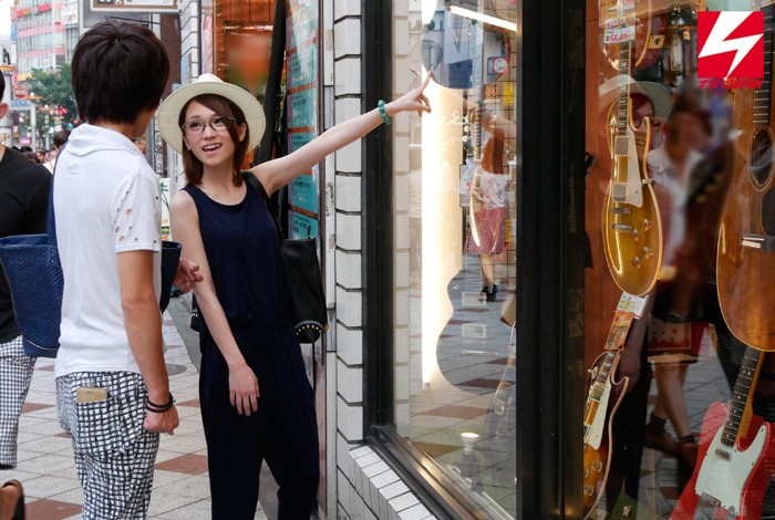 アマチュアバンドのヴォーカルがあまりに可愛くて…ナンパして付き合ってデートもSEXも盗撮しまくり。本人説得して映像作品化！AVデビューしてもらいました！ 椎名そら - サンプル画像 - 3