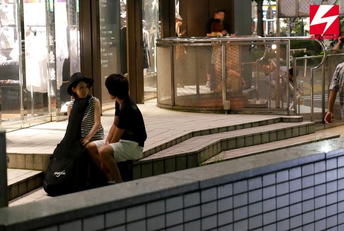 アマチュアバンドのヴォーカルがあまりに可愛くて…ナンパして付き合ってデートもSEXも盗撮しまくり。本人説得して映像作品化！AVデビューしてもらいました！ 椎名そら - サンプル画像 - 5