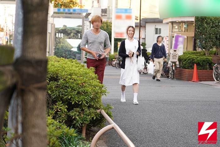 真面目で超優しそうな歯科衛生士あやみさん（22才）をナンパしてフェラしたらそのまま精飲！なんと合計11発 大量ごっくんAVデビュー！！ ナンパJAPAN EXPRESS Vol.67 - サンプル画像 - 1