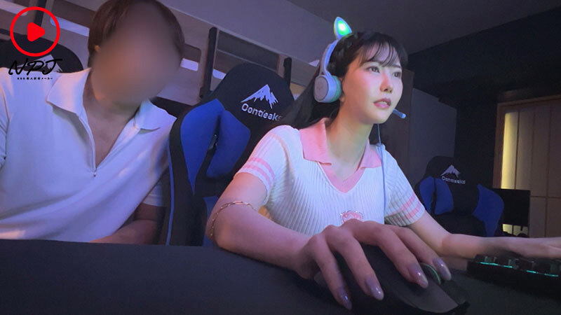 ゲーマーお姉さんの配信に課金しまくってたらオフパコできたよ！！ ミズキさん2〇歳 ゲームとコスプレ大好きな引きこもりお姉さん - サンプル画像 - 3