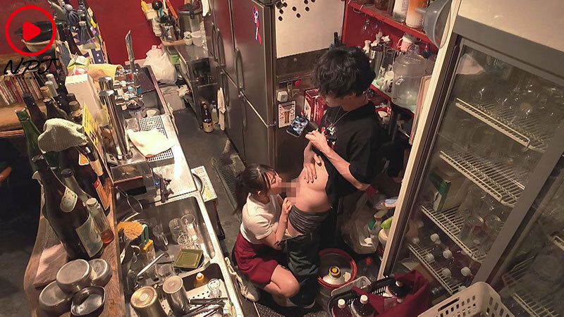 バイト先の都合の良い後輩セフレ即尺即ハメ バイトテロ - サンプル画像 - 4