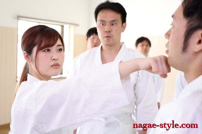 強い人妻を力づくでものにする ～プライド高き女空手家のいやらしい肉体～ 望月あやか - サンプル画像 - 18