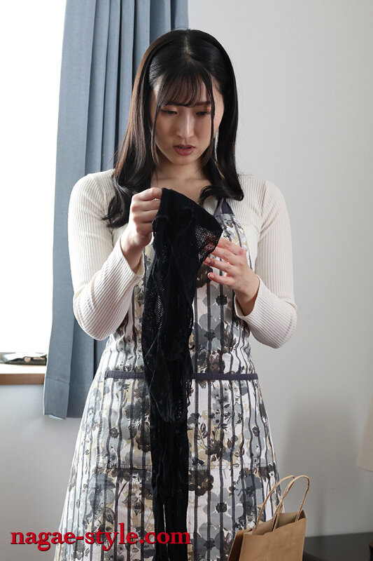 友だちの母ちゃん4 ～息子の友達でパンツを濡らした母～ 藤咲紫 - サンプル画像 - 12
